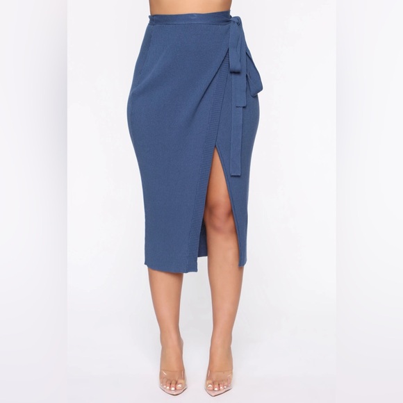 Beautiful Sweater Skirt Set - Picture 4 of 7